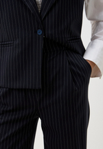 Костюм классический с жилеткой, цвет темно-синий