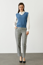 22742 Жилет женский (сине-голубой)