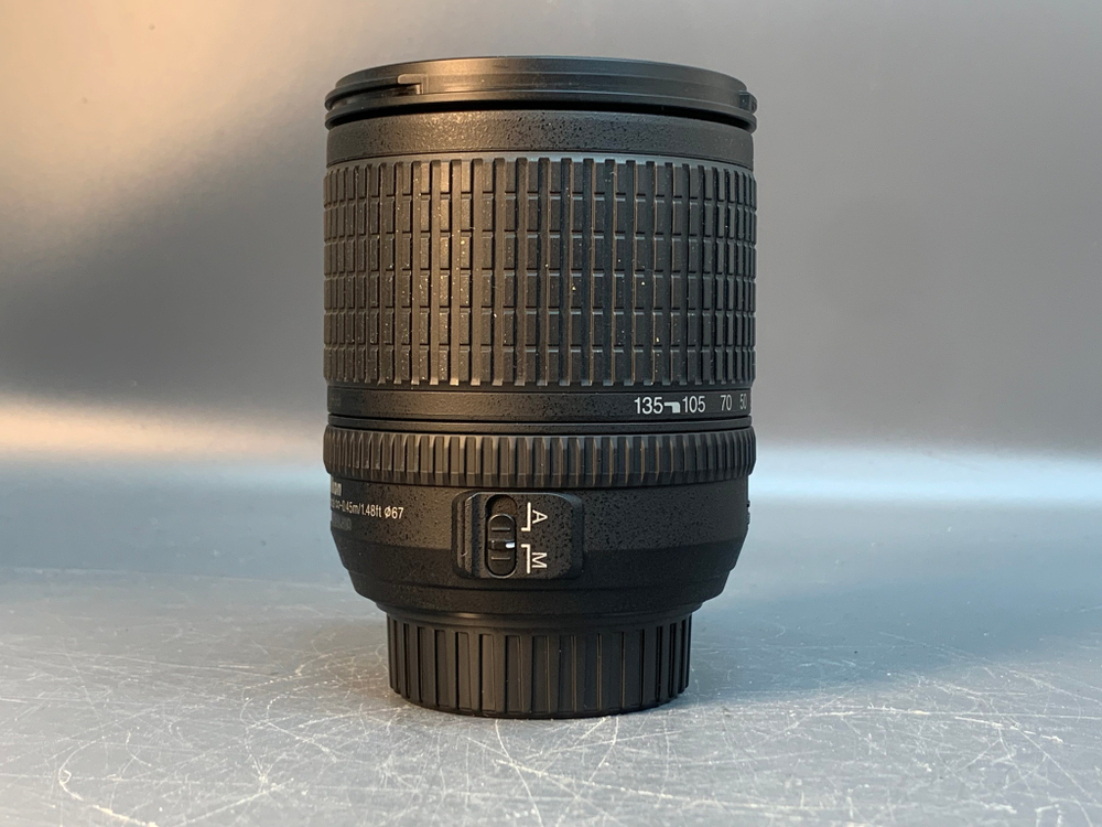 Nikon 18-135mm f/3.5-5.6G ED-IF AF-S DX Zoom-Nikkor