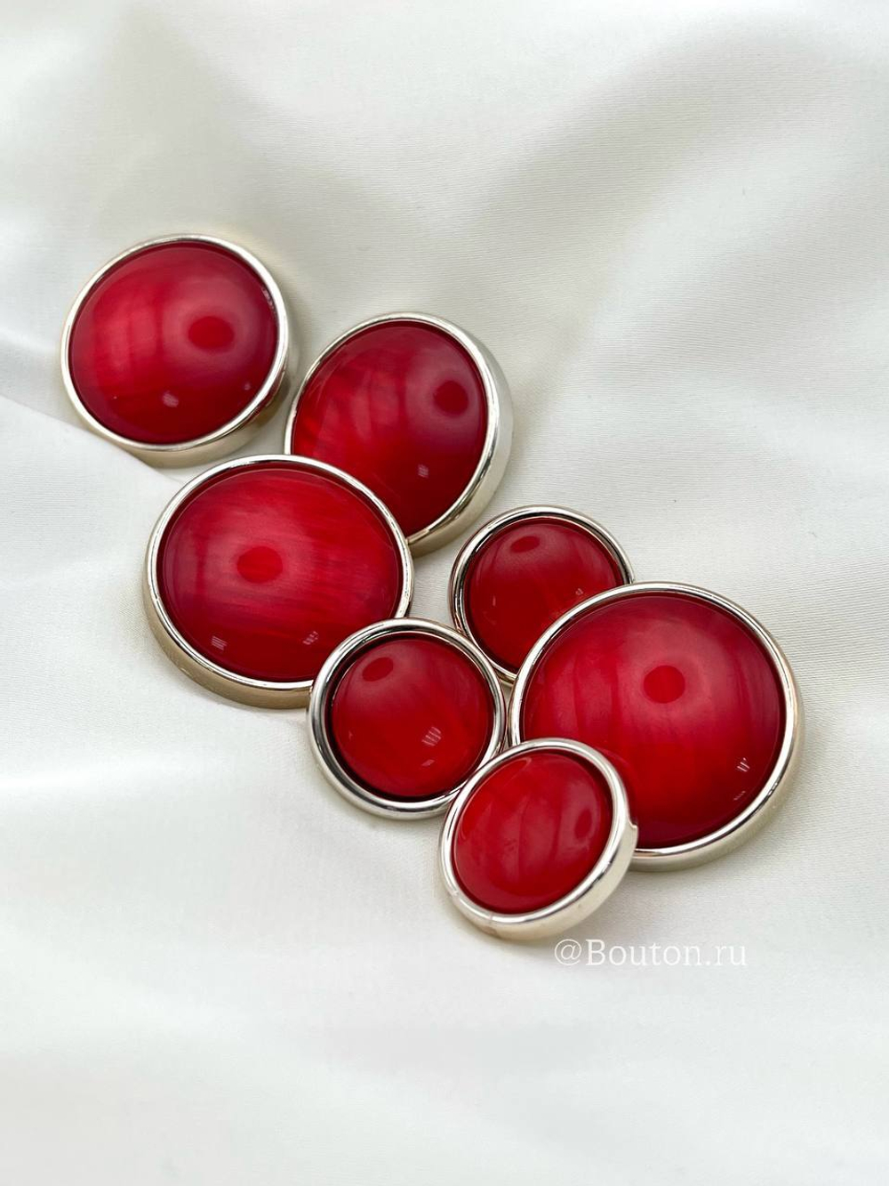 Пуговицы золотистые красные