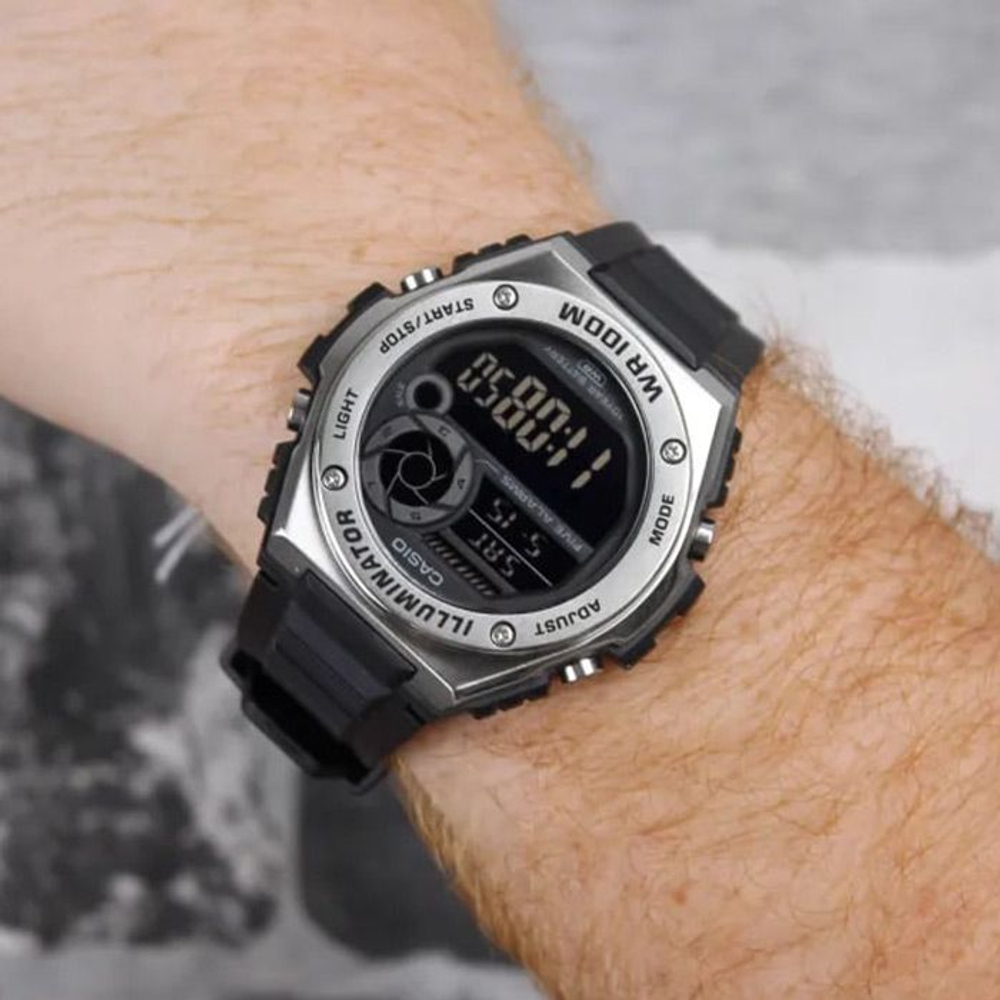 Мужские наручные часы Casio MWD-100H-1B