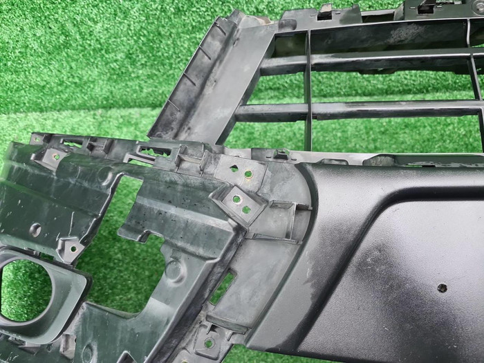 Бампер передний Lada Vesta (2015-2022) Cross