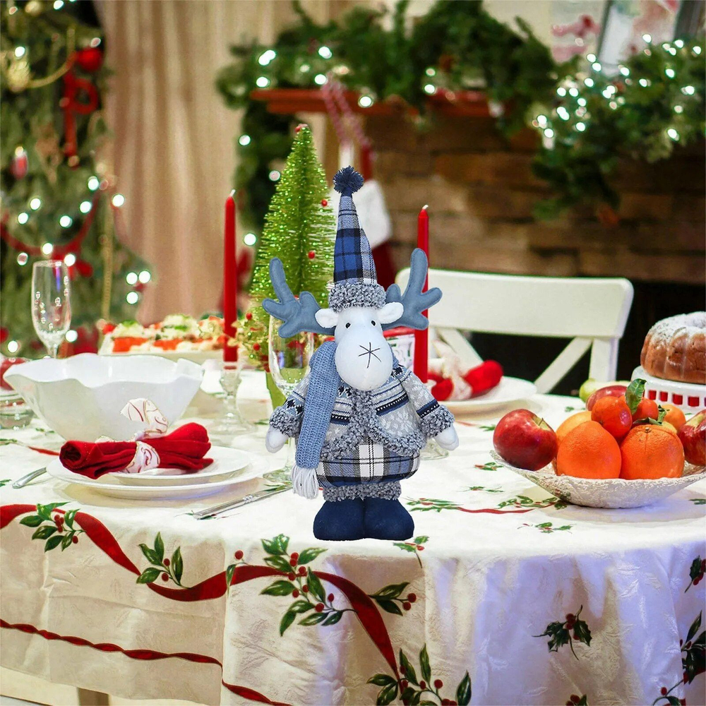 Новогодняя игрушка ручной работы, олень с рогами. Рождественское и новогоднее украшение под елку, стоячий