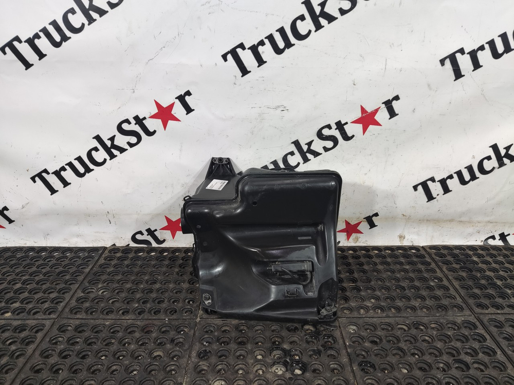 Бачок омывателя лобового стекла 2020г