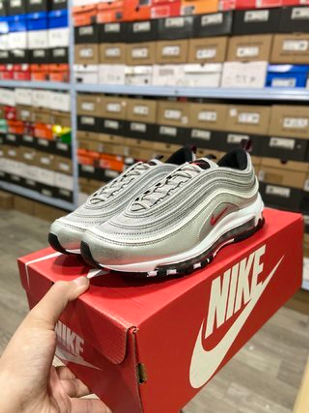 Silver and red nike air max 97 discount