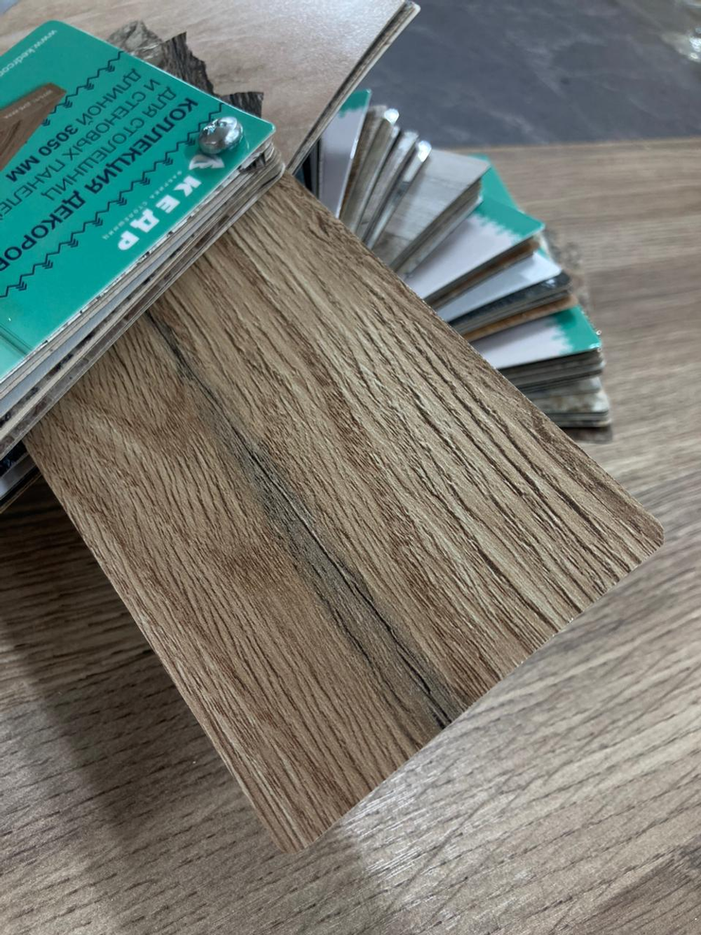 Столешница Дуб кера 1 кат 4100*600*40 \2075\