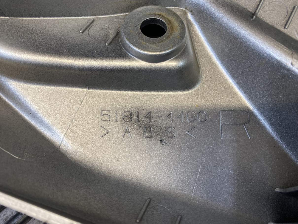 Пластик фары правый Suzuki GSR400 (GK7DA) 51814-44G0