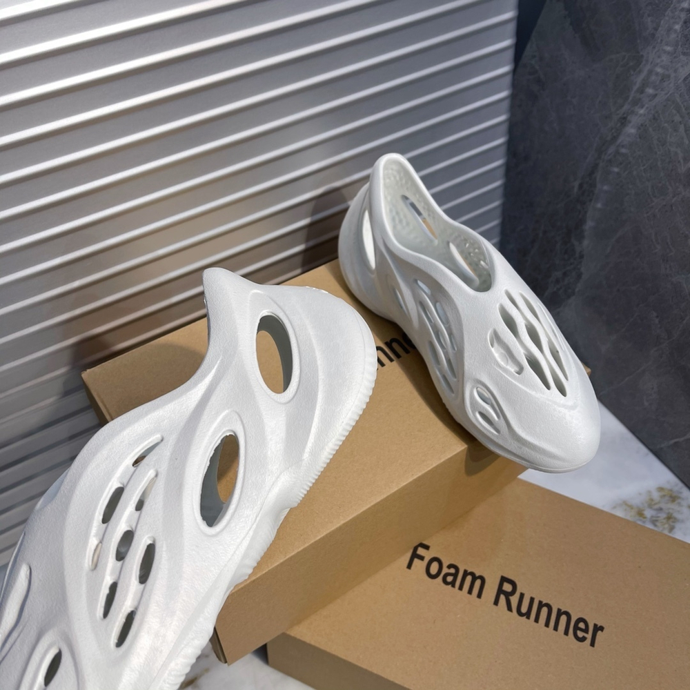 Adidas Yeezy Foam Runner
