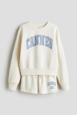 H&M Комплект из толстовки и шорт с принтом, кремовый