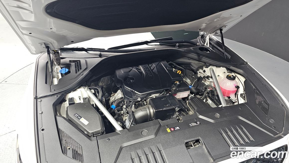 Genesis GV70 2.5T Бензин 2WD (10.2021)
