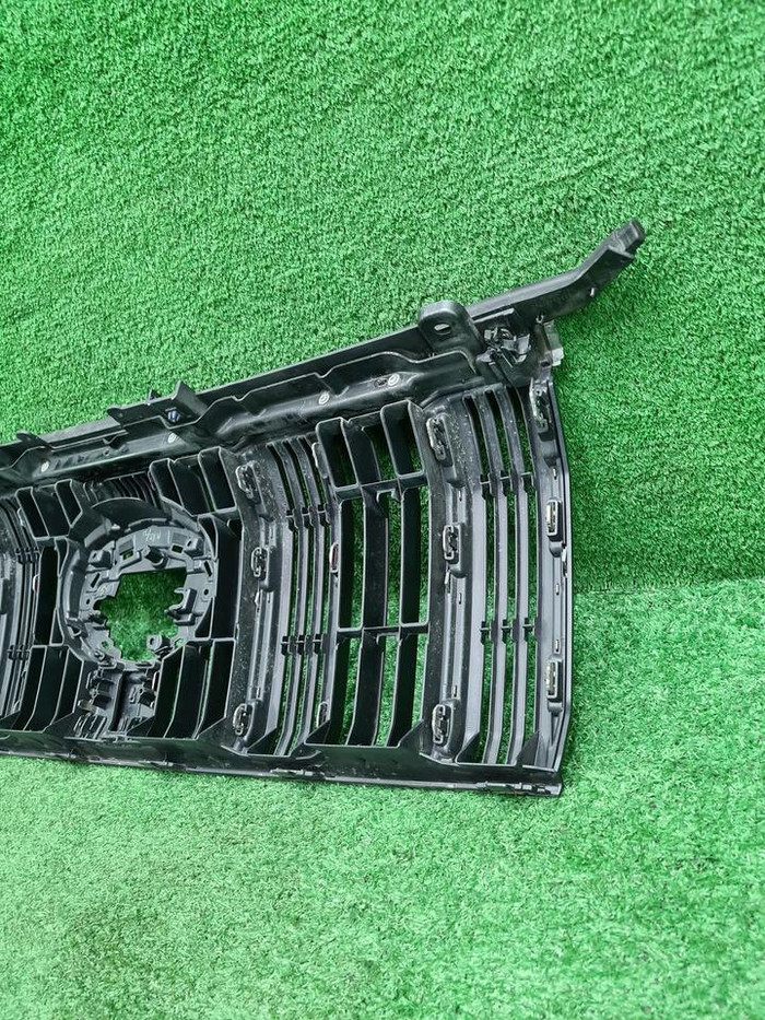 Решетка радиатора Toyota LC Prado 150 (2017-н.в.)