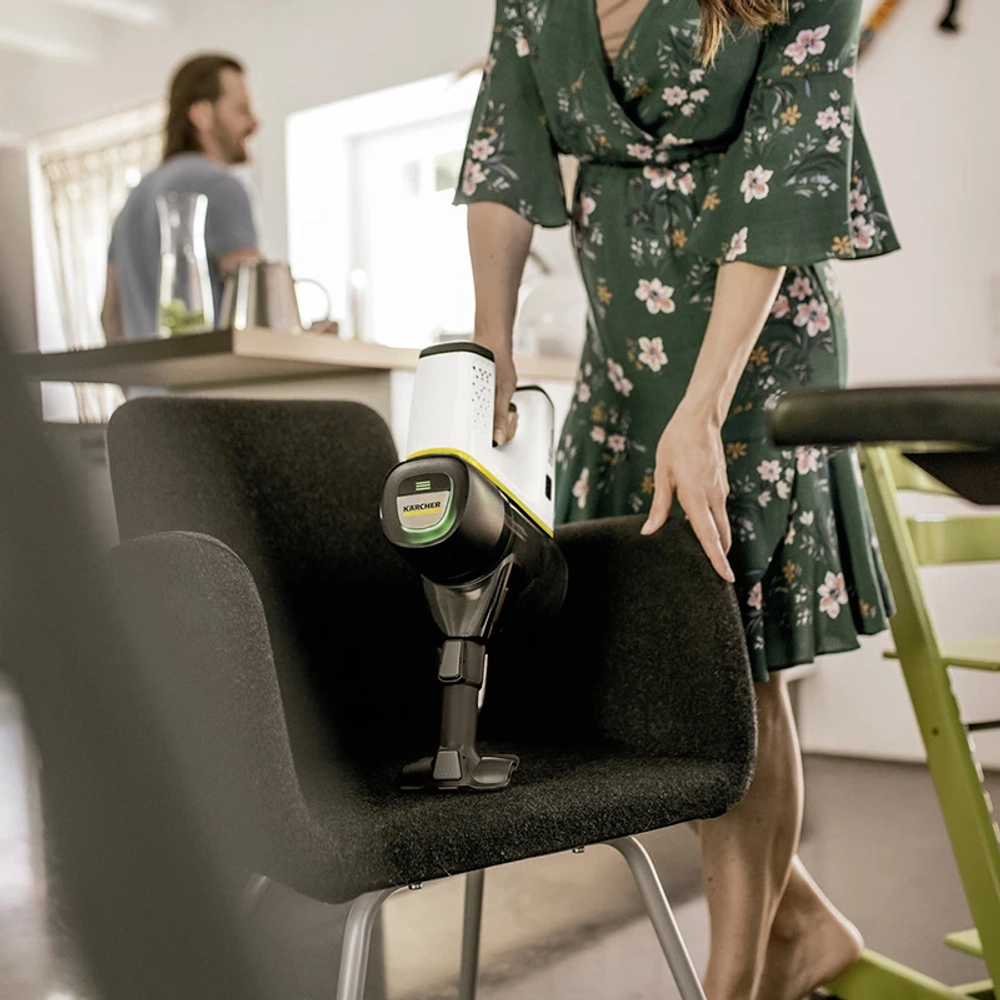 Karcher VC 6 Cordless ourFamily вертикальный аккумуляторный пылесос 1.198-670.0