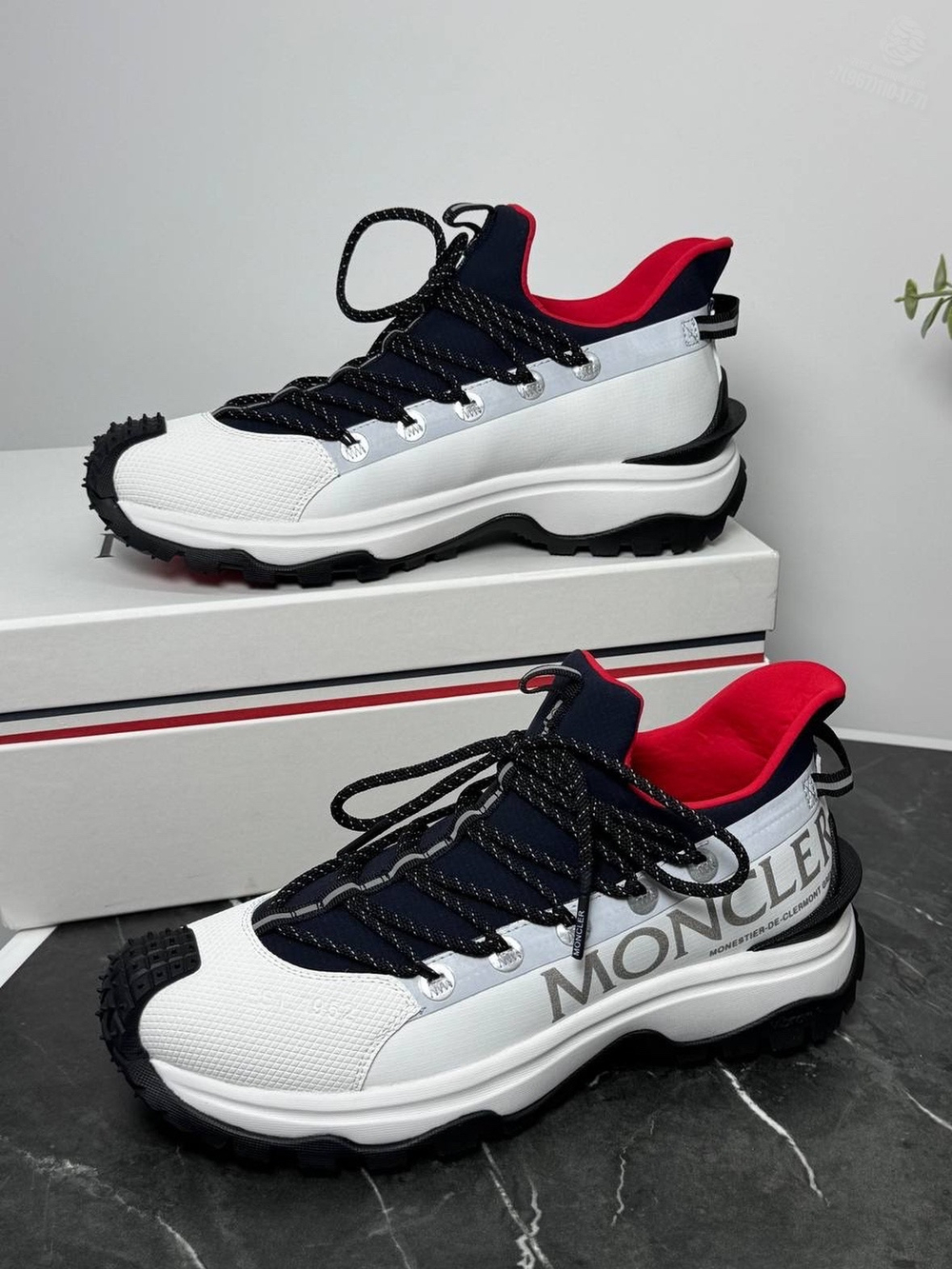 Кроссовки Moncler