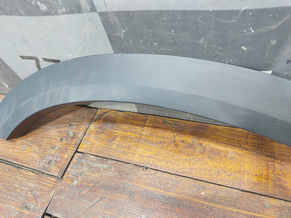 Накладка двери задней правой Geely Monjaro 21-нв Б/У Оригинал 6073117600