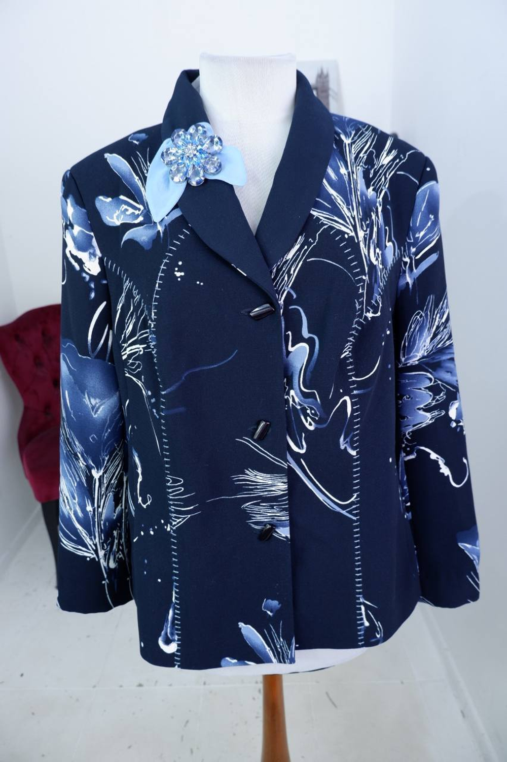 Жакет Amelia Lux цветочный, визуально на 54 размер