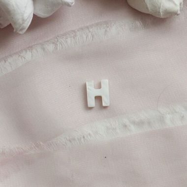 УЦЕНКА!!! Буква H перламутр, 10 мм, 1 шт, У017