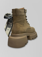 Ботинки FE43-6 однотонные на высокой подошве и с бантиком из платка сбоку