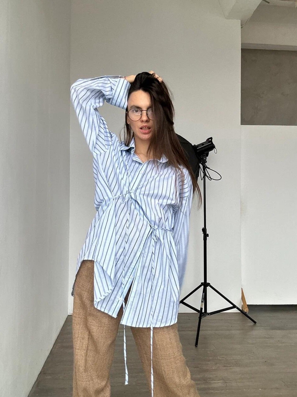 Рубашка с полосами голубая на завязках