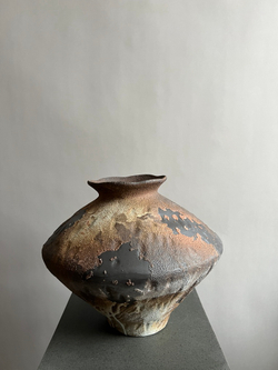 Ваза грубая глиняная