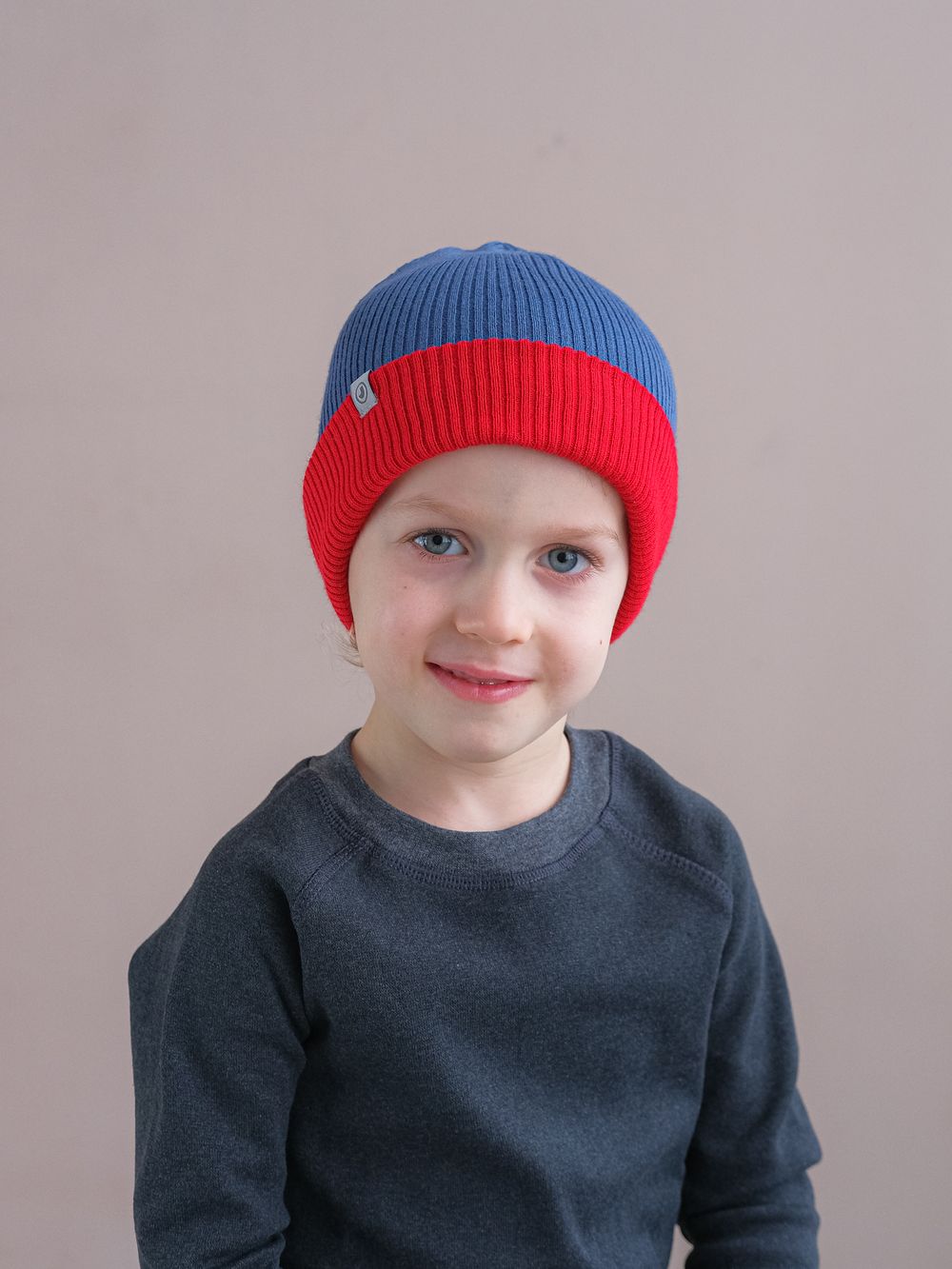 Шапка вязаная хлопковая ТВИНС(Джинс, красный)