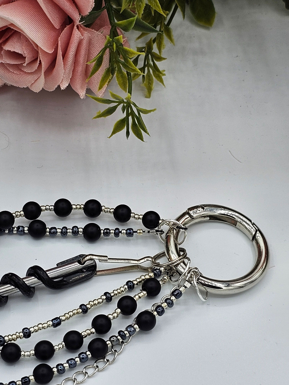 Обвес на сумку, штопор, брелок для ключей, подвеска авторская ручная работа с натуральными камнями "Рыбка"