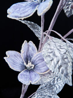 Веточка с листьями кизила 25x61см ChristmasDeLuxe белая