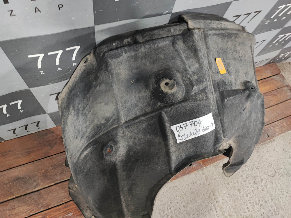 Подкрылок передний правый Cadillac Escalade 5 20-нв Б/У Оригинал 85523643