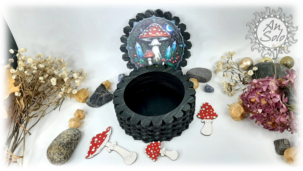 Большая деревянная шкатулка "Ночной мухомор"