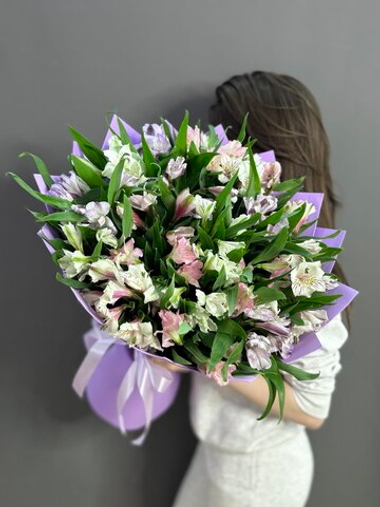 Монобукет с 19 альстромериями