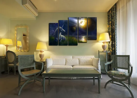 Модульная картина "Задумчивый единорог"