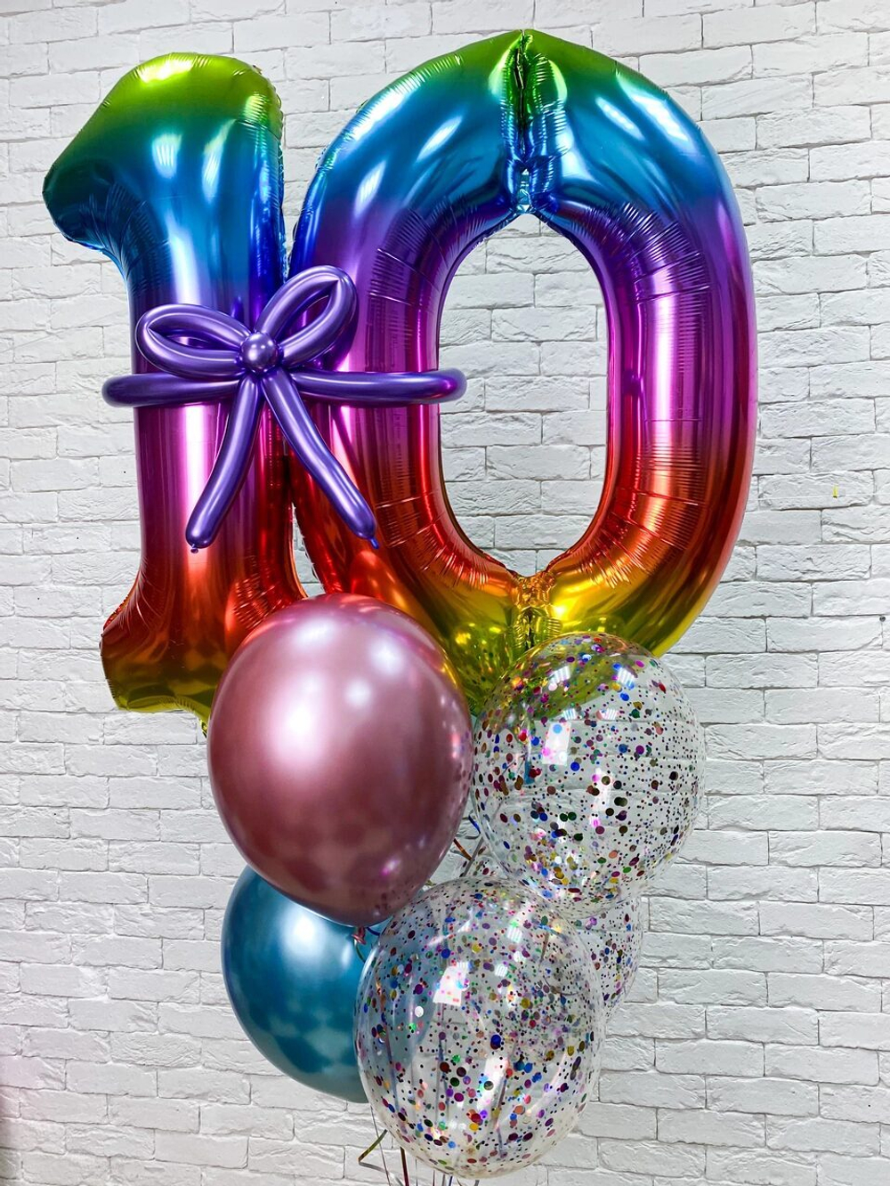 Фонтан из воздушных шаров "10 лет"