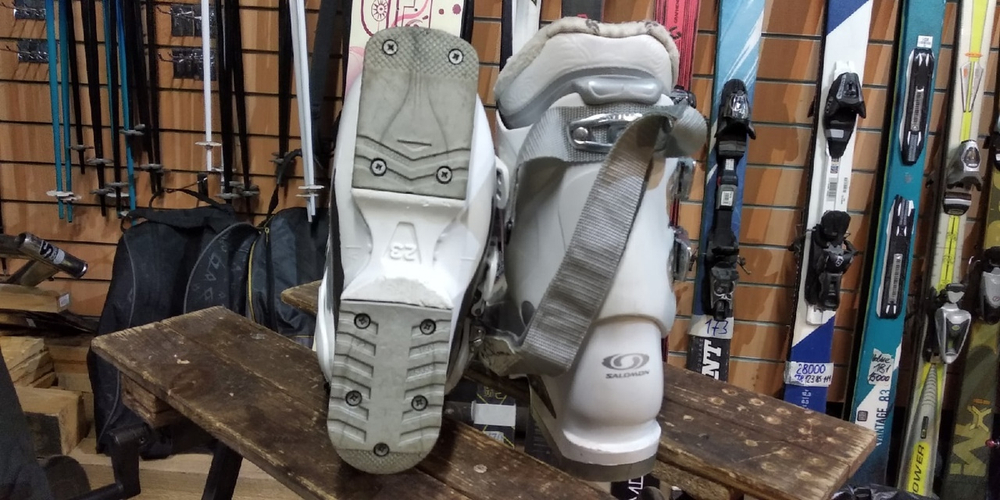 Женские горнолыжные ботинки Salomon Divine 6 23см