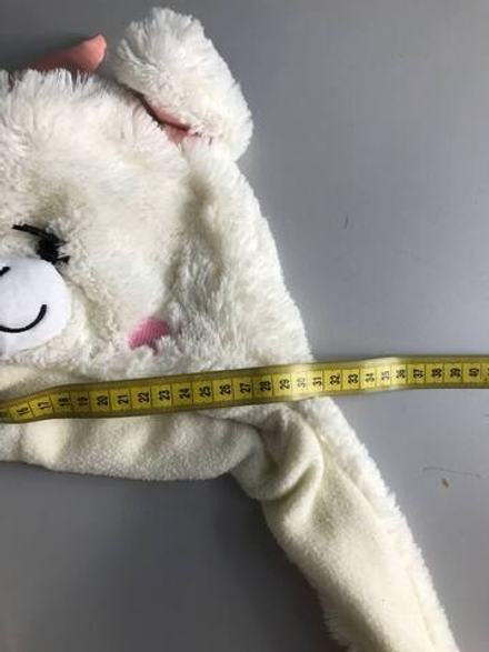 Шапка с забавной мордочкой