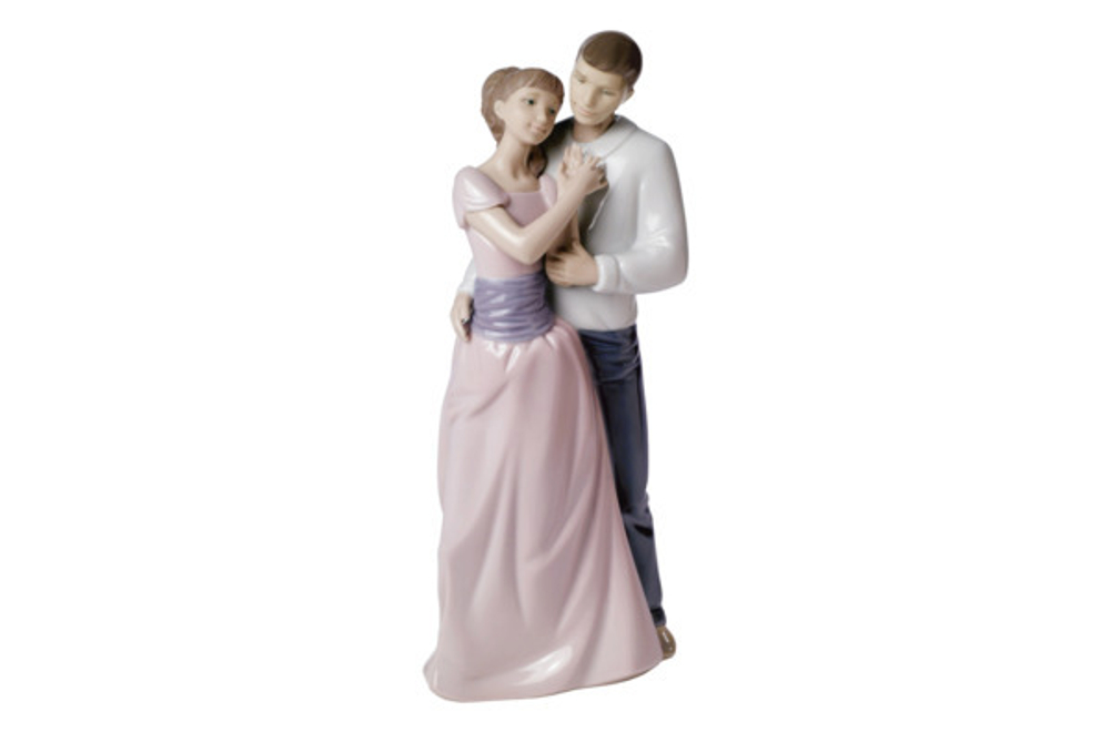 Фигурка 27х12х10см NAO Мечты о любви