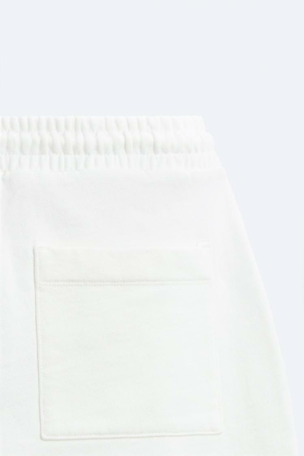 ZARA БАЗОВЫЕ ШОРТЫ-ЧИНОС С ЭФФЕКТОМ ПОТЕРТОСТИ, ЖЕЛТОВАТО-БЕЛЫЙ