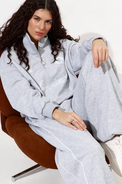 Олимпийка с короткой молнией 