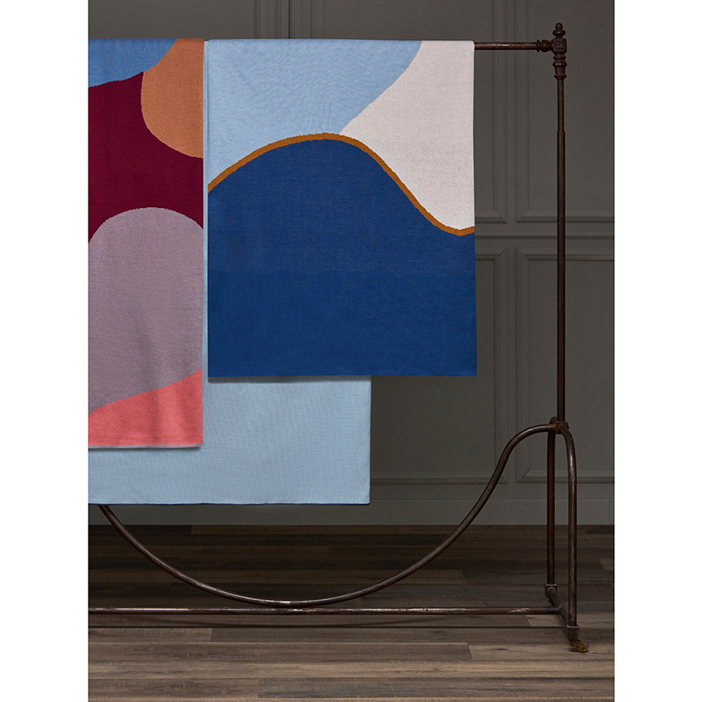 Плед из хлопка с авторским принтом синего цвета из коллекции freak fruit, 130х180 см