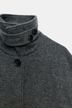 ZARA КОРОТКОЕ ПАЛЬТО ИЗ СМЕСОВОЙ ШЕРСТИ С ВОРОТНИКОМ-СТОЙКОЙ, СЕРЫЙ