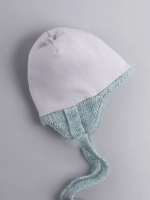 Шапка для мальчика осенняя с завязками и помпонами