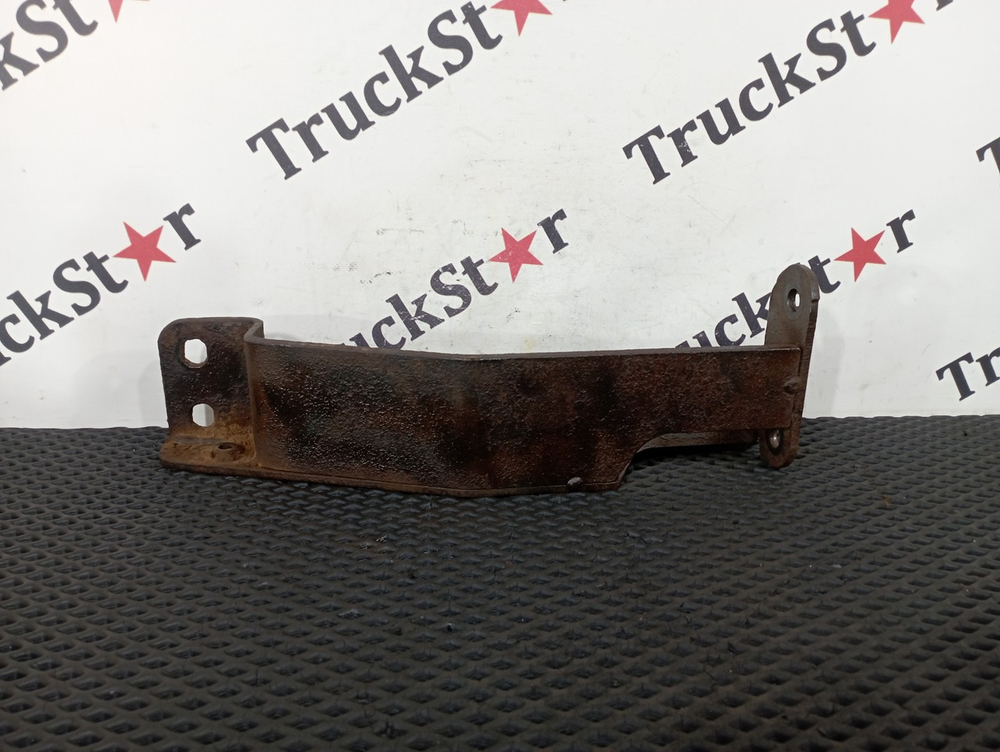 Кронштейн подножки левый 2017г.