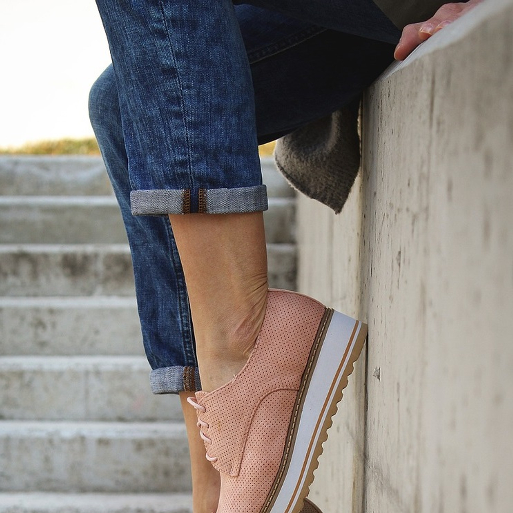 Укоротить джинсы с сохранением вареного края