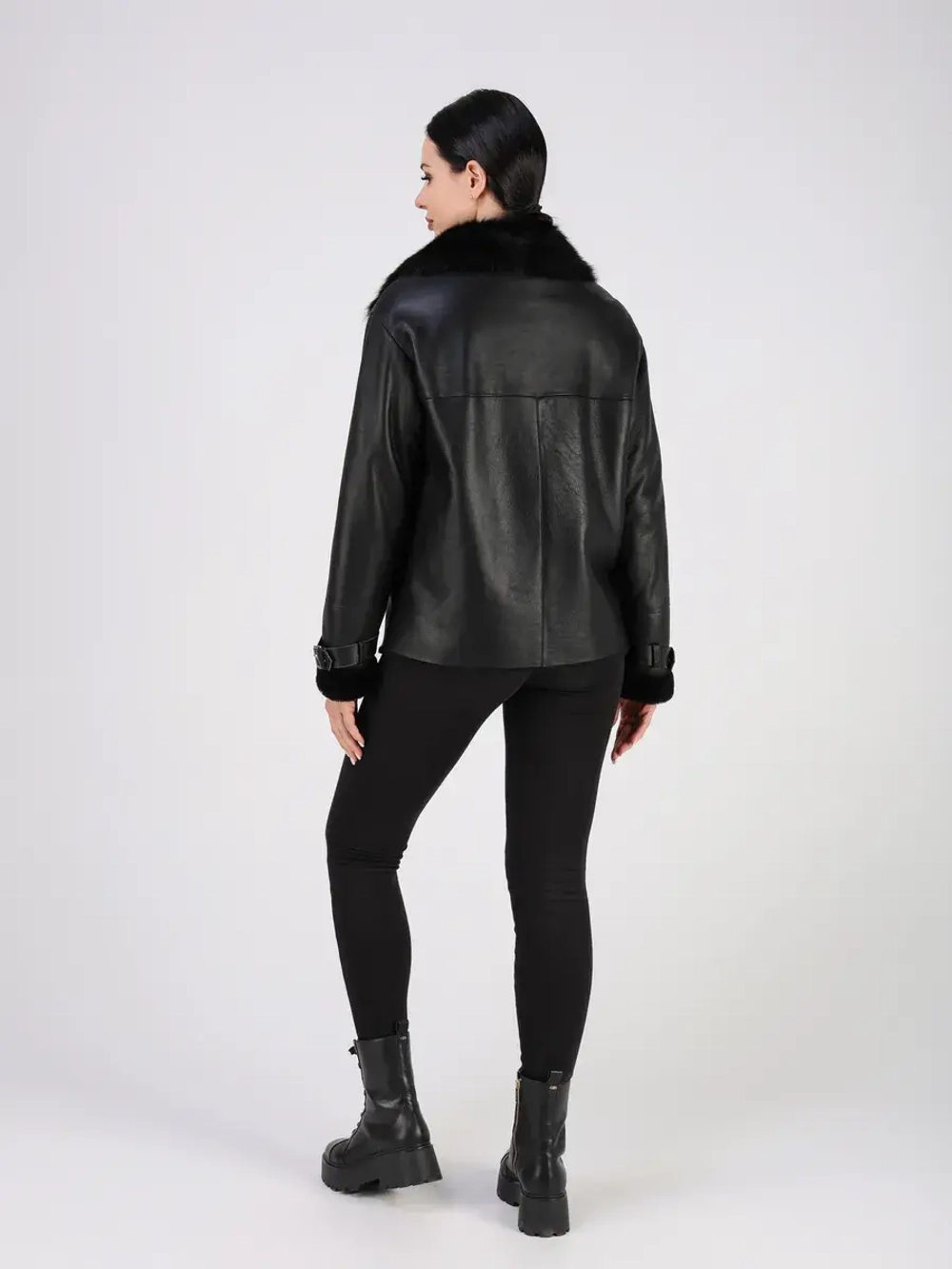 Дубленка зимняя натуральная короткая