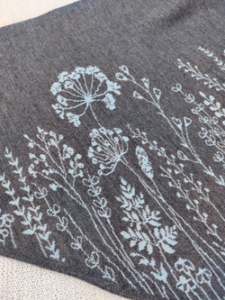 Оренбургский платок-косынка К502-26/24 св.голубой/графит