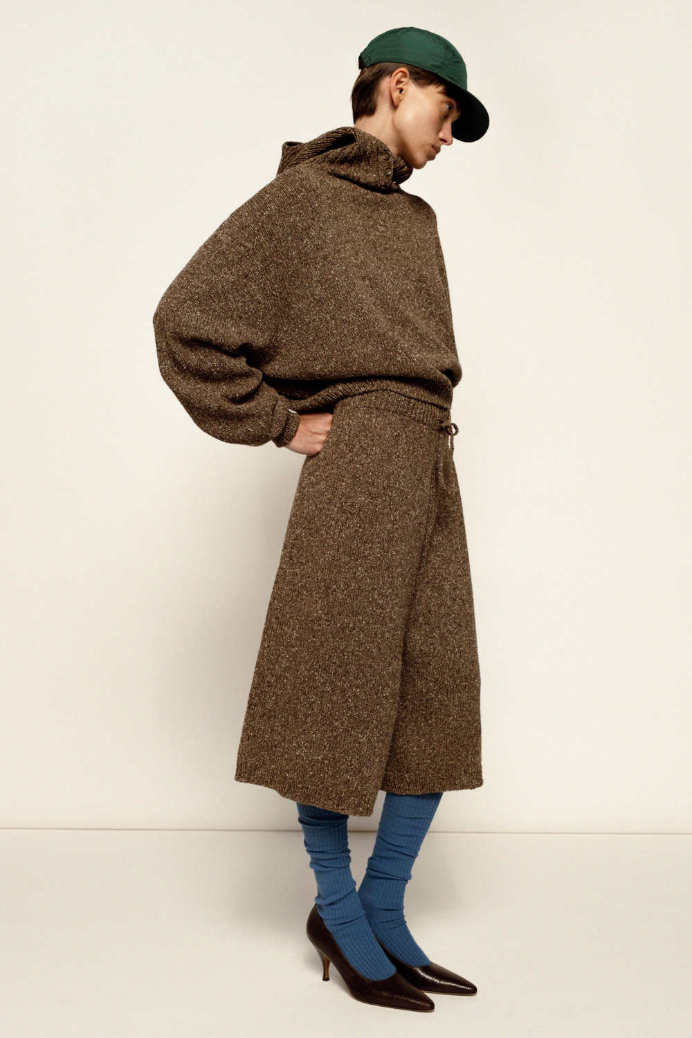 Джемпер с капюшоном 26.NP.4.CLO.04.13, коричневый