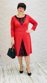 Платье из трикотажа джерси с деликатными вставками