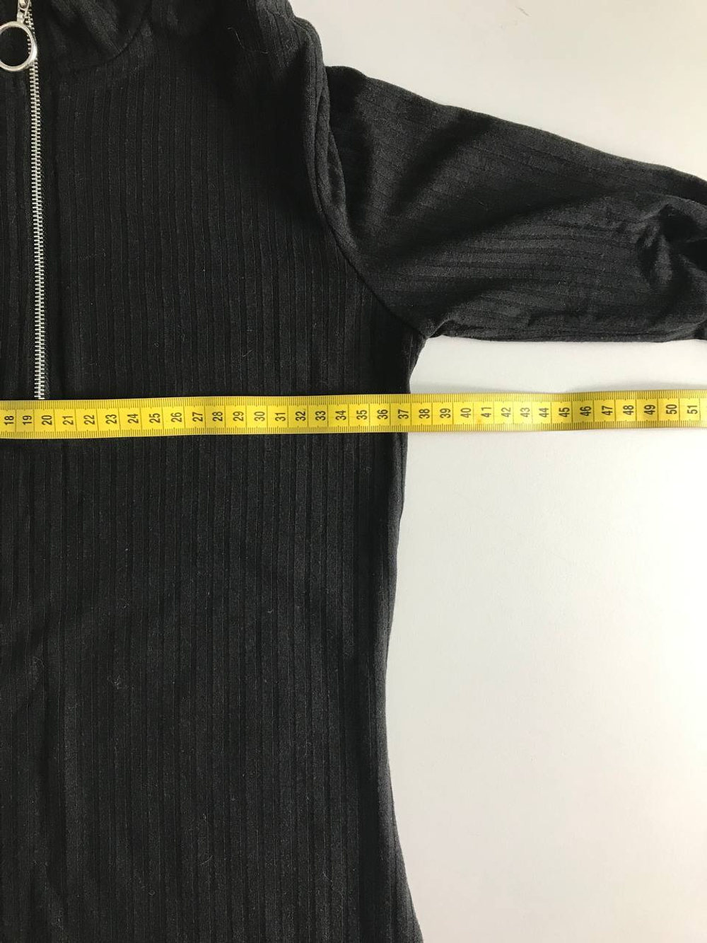 Платье Terranova практичное, маркировка S, визуально на 44 размер