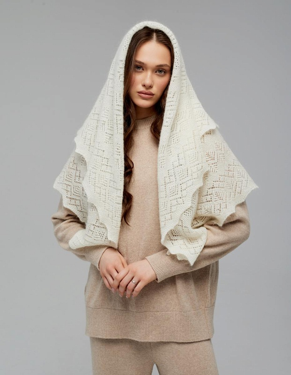 Оренбургский пуховый платок П4-110-02 экрю