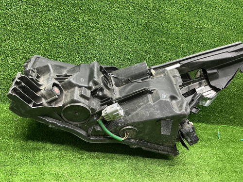 Битая Фара правая Subaru Forester 5 SK (18-21) LED