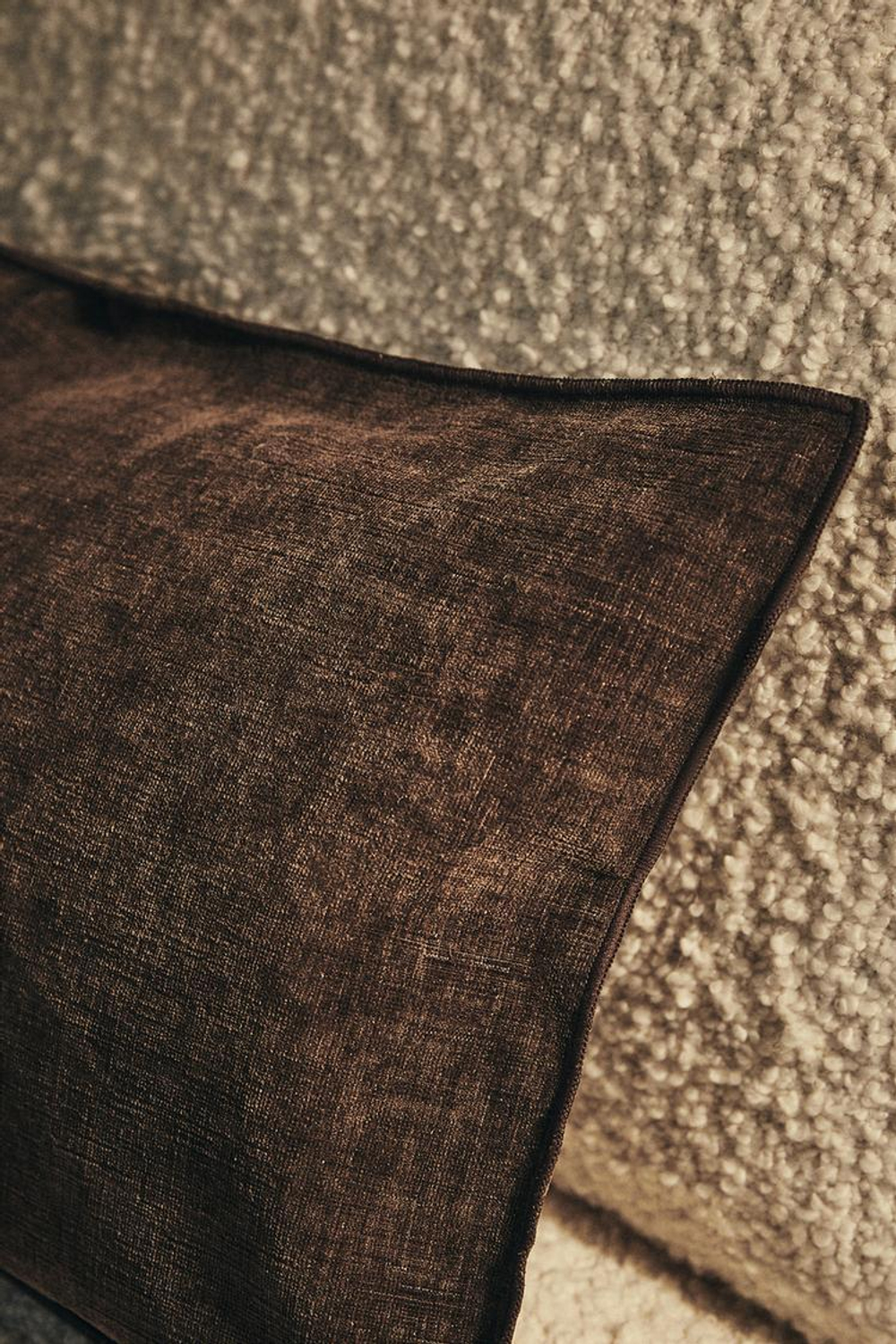 ZARA HOME ЧЕХОЛ ДЛЯ ДЕКОРАТИВНОЙ ПОДУШКИ С ВЫШИВКОЙ ИЗ СИНЕЛИ, КОРИЧНЕВЫЙ