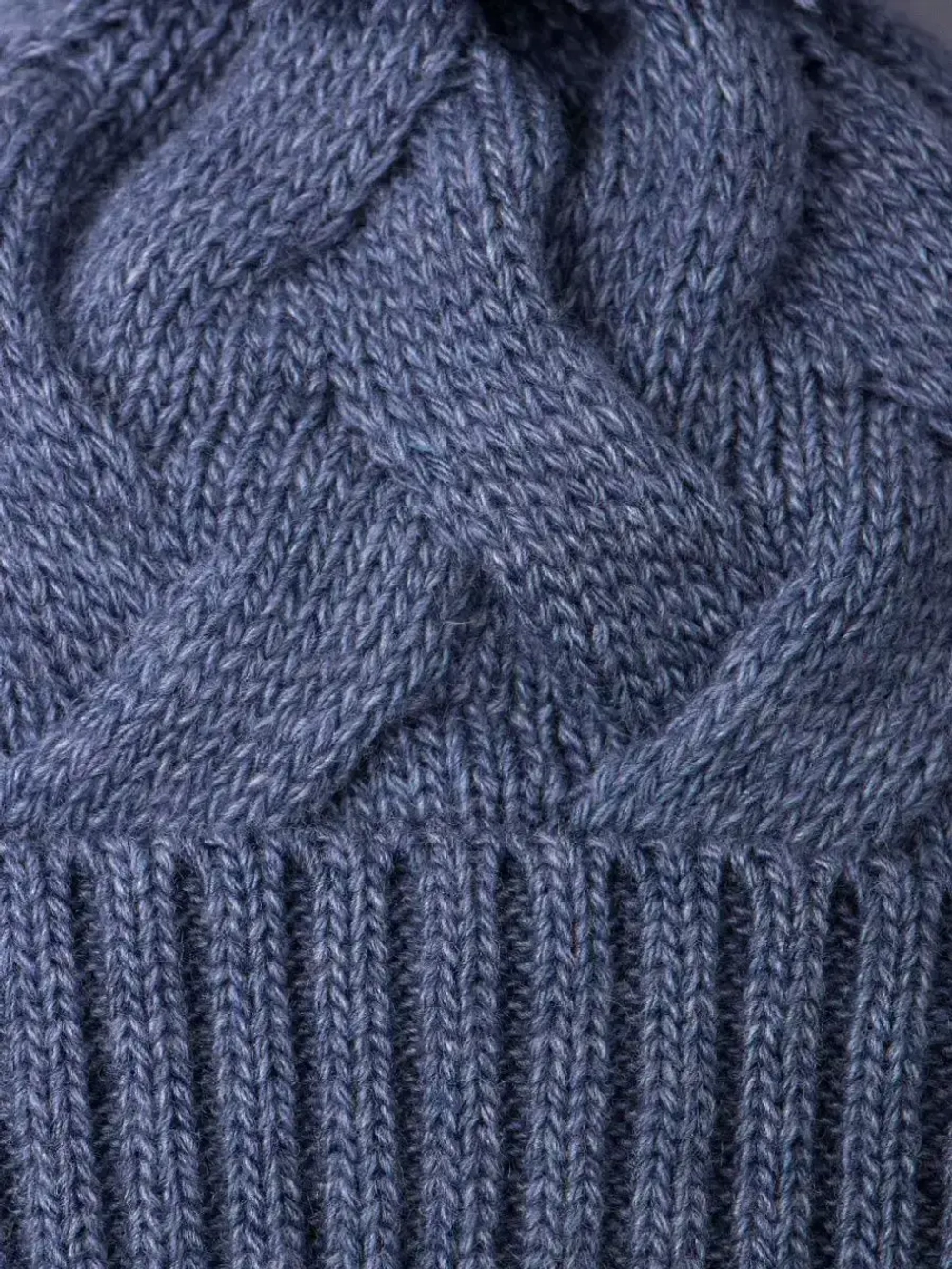 Шапка вязаная демисезонная на завязках для детей